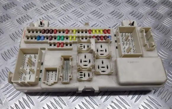 Mazda 3 I Fuse box cover BP8F66730G