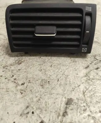 Toyota Avensis T250 Dashboard side air vent grill/cover trim TSOP5
