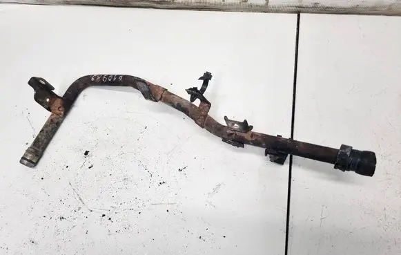 Nissan X-Trail T30 Engine coolant pipe/hose 