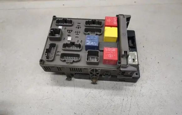 Renault Laguna II Fuse module 8200190293 8200148809
