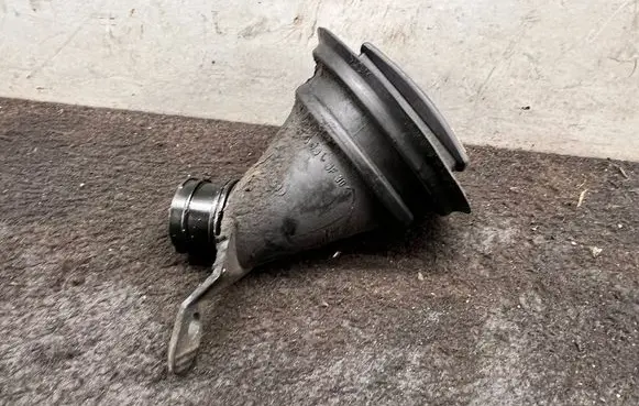 Audi A6 S6 C6 4F Oil filler cap 059103482C