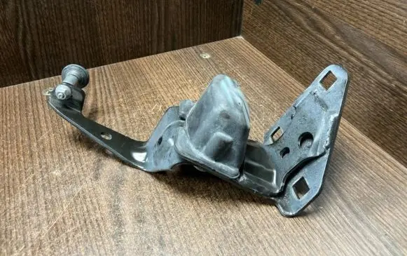 Renault Master III Sliding door upper roller guide/hinge 7946809R