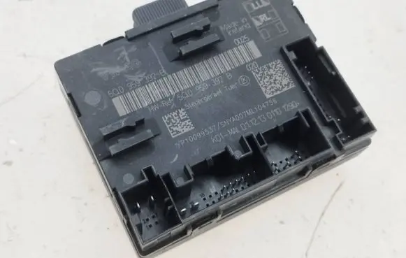 Volkswagen Golf VII Door control unit/module 5Q0959392B