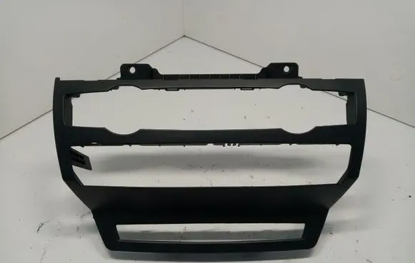 Radio/GPS head unit trim