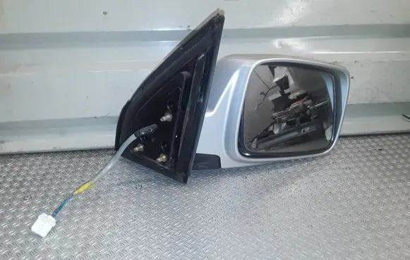 Nissan X-Trail T30 Front door electric wing mirror E13010621