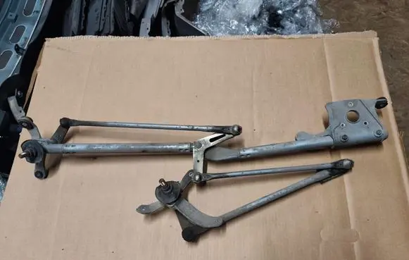 Honda Civic Front wiper linkage 