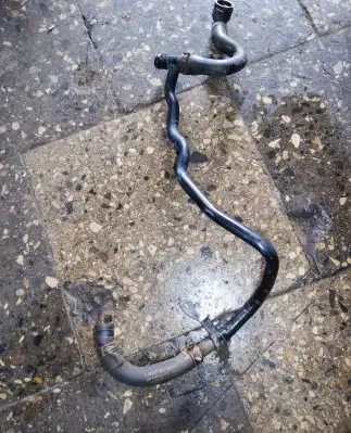 Volkswagen Golf VII Engine coolant pipe/hose 04L121065 5Q0122073BK 5Q0122073AE