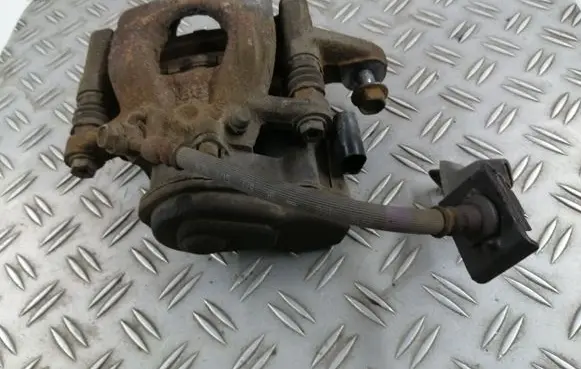 Nissan Qashqai Rear brake caliper