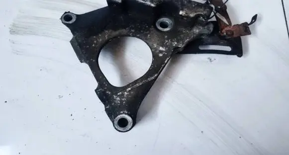 Nissan Primera Engine mounting bracket 