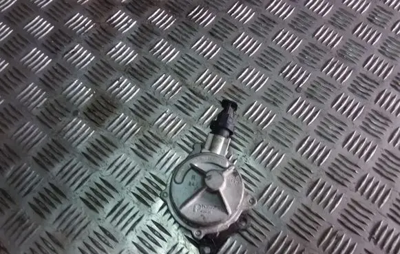 Renault Scenic I Vacuum pump 721172220