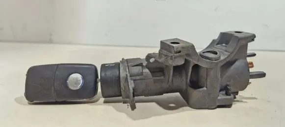 Volkswagen PASSAT B5.5 Ignition lock 4b0905851c