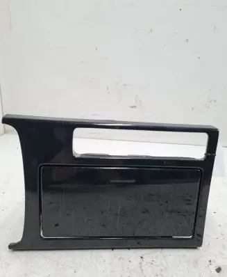 Cup holder front