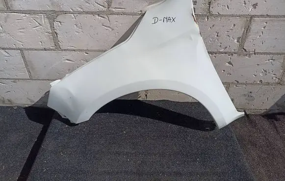 Isuzu D-Max Fender