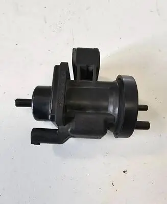 Mercedes-Benz C W203 Turbo solenoid valve A0005450427