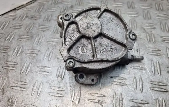 Ford Focus Vacuum pump 0109U