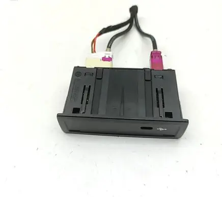 Mercedes-Benz GLA H247 USB socket connector A2478203902