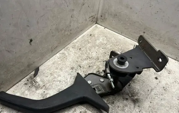 Hyundai Santa Fe Hand brake release handle 597102B000