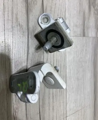 Audi Q2 - Rear door hinge set 8V3827299B