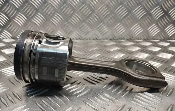 Citroen Berlingo Piston with connecting rod 619 75L101