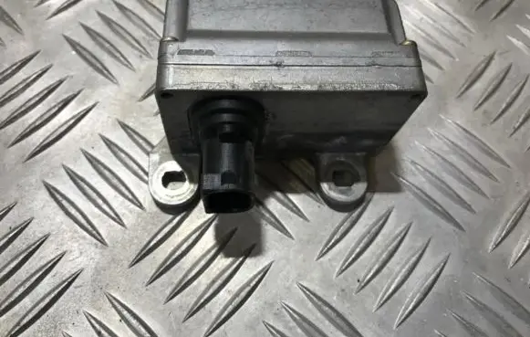 Mercedes-Benz C W203 ESP acceleration yaw rate sensor a2095420018 10098515074