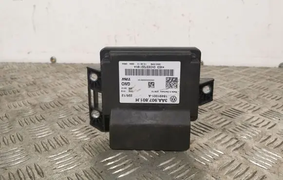 Volkswagen Tiguan Hand brake control module 3AA907801H