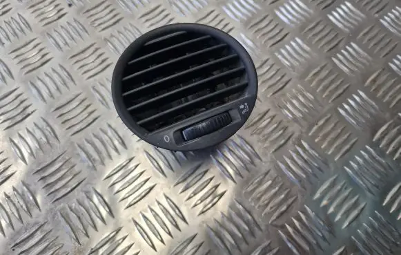 Volkswagen Caddy Dashboard side air vent grill/cover trim 2K0819703B