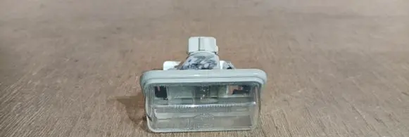 Toyota Avensis T250 Number plate light