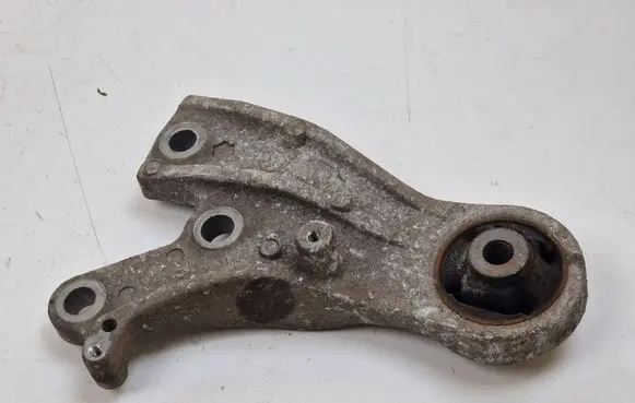 Mitsubishi Outlander Rear differential mounting bracket