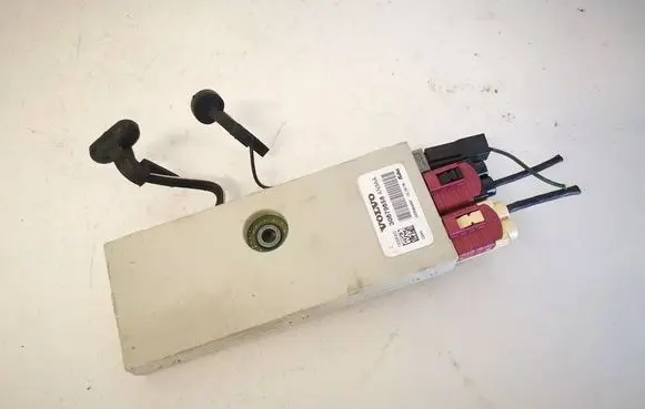 Volvo V70 Antenna control unit 30679658