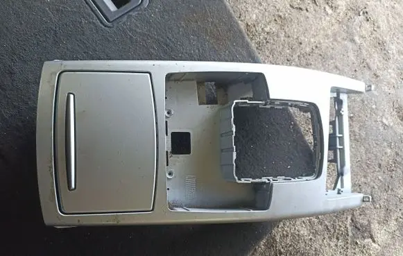 Audi A6 S6 C6 4F Center console 4F1864261 P0103820