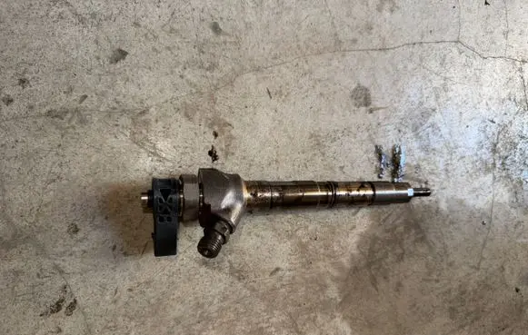 Audi A4 S4 B9 Fuel injector 04L130277AC