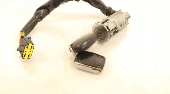 Dacia Sandero Ignition lock D9C103
