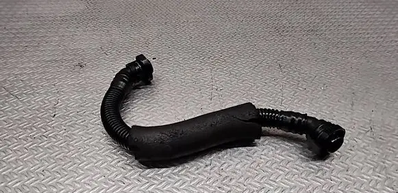 Volkswagen PASSAT CC Breather/breather pipe/hose 06J103221A