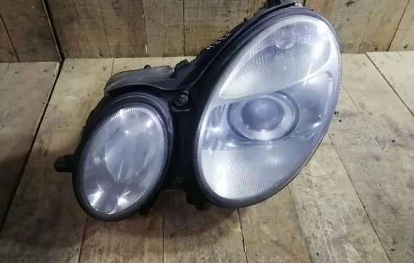 Mercedes-Benz E W211 Headlight/headlamp 16156300
