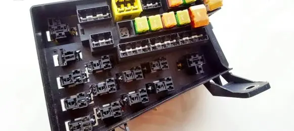 Mitsubishi Space Star Fuse box set 98600D3