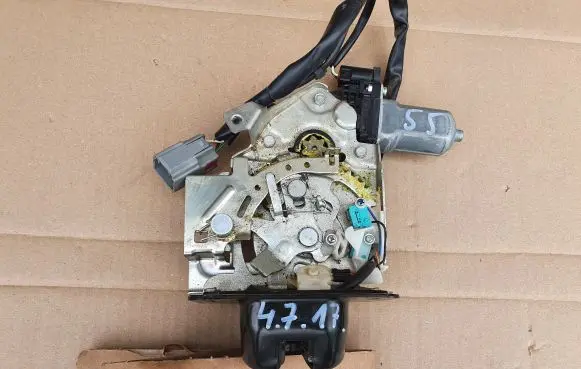 Ford Escape III Tailgate/trunk/boot lock/catch/latch 000000000