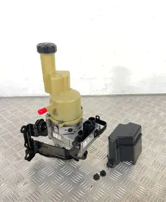Peugeot Expert Power steering pump 9818127580