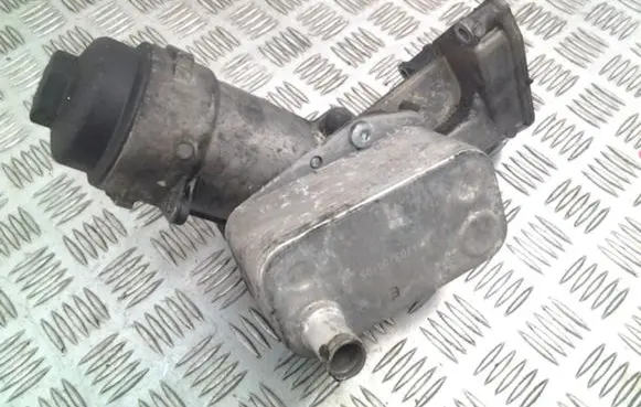 BMW 1 E81 E87 Oil filter mounting bracket 7787072