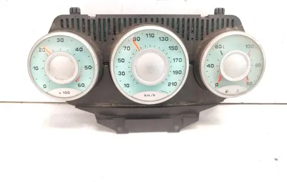 Speedometer (instrument cluster)