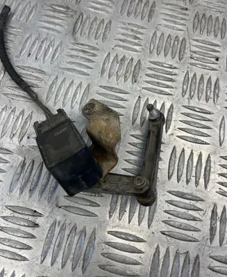Headlight/headlamp level sensor