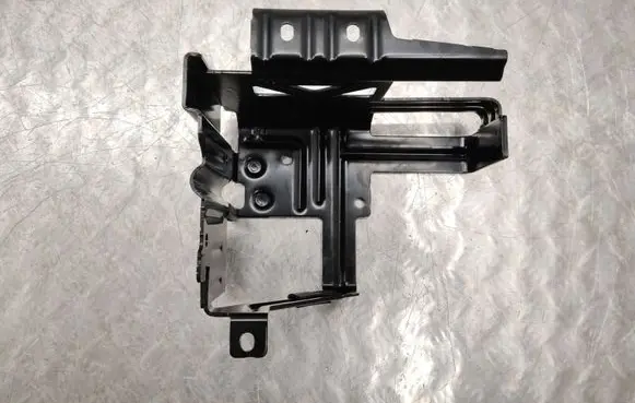BMW iX Battery bracket 8717937