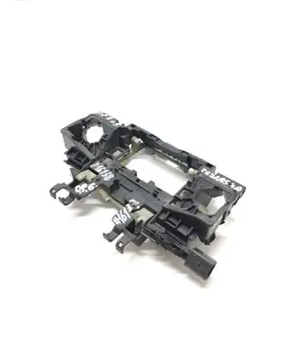 Rear door exterior handle/bracket
