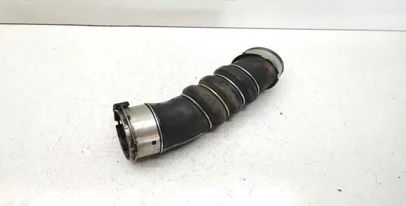 BMW 1 E82 E88 Intercooler hose/pipe 7797480