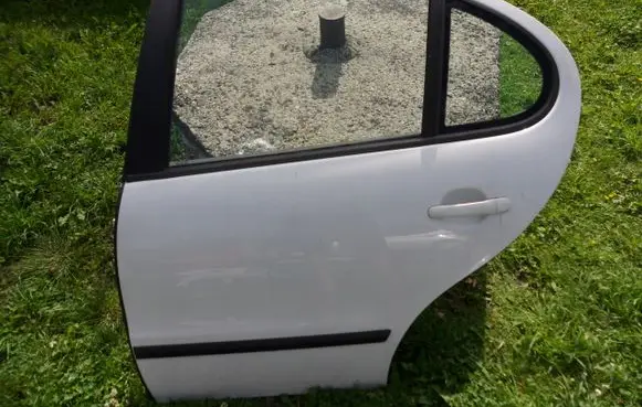Seat Leon (1M) Rear door