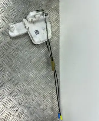 Mitsubishi Outlander Front door lock
