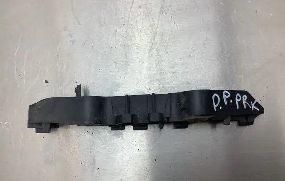 Ford Galaxy Front bumper mounting bracket 6M2117D958