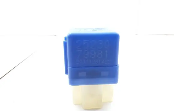 Nissan X-Trail T30 Hazard warning light relay 20311281422 2523079981
