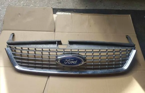 Ford Mondeo MK IV Front bumper upper radiator grill