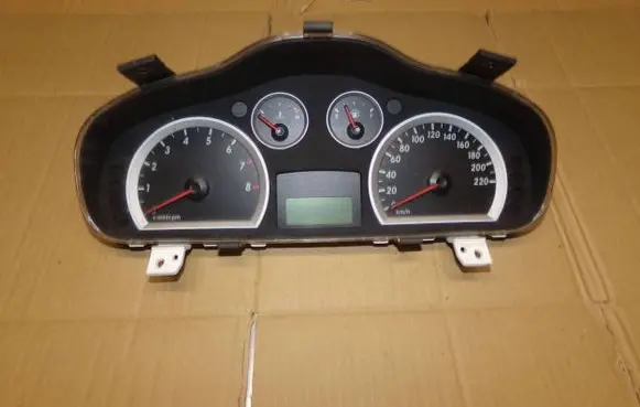Hyundai Santa Fe Speedometer (instrument cluster) 94005-26031