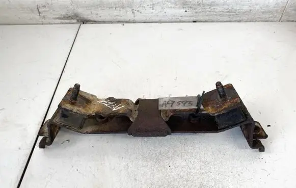 Jeep Grand Cherokee (WK) Engine mount bracket 46535